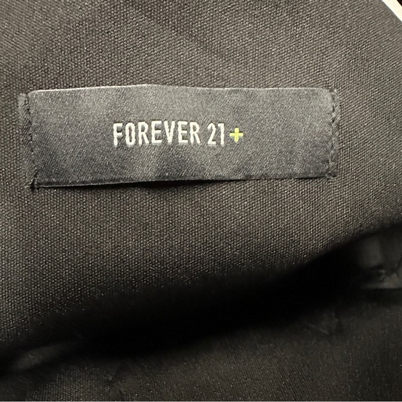 Forever 21  Black‎ Sequin Starfish Crop Top plus Size 1X - Picture 3 of 5